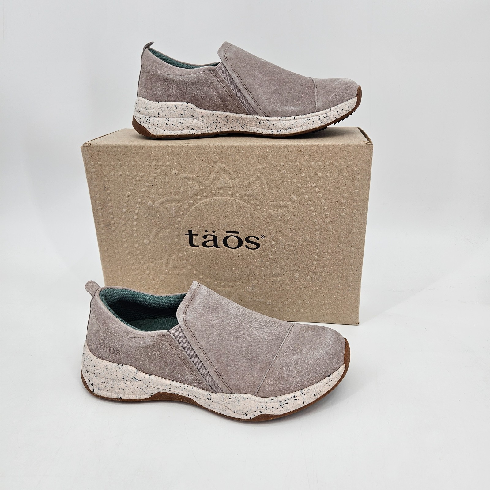 Taos Footwear Women’s Super Step In Shoes Women’s Size 8.5 Cement Nubuck NEW NIB