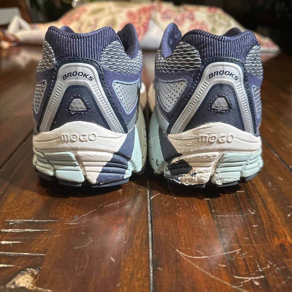 Brooks Ariel 14 Women’s Running Shoes