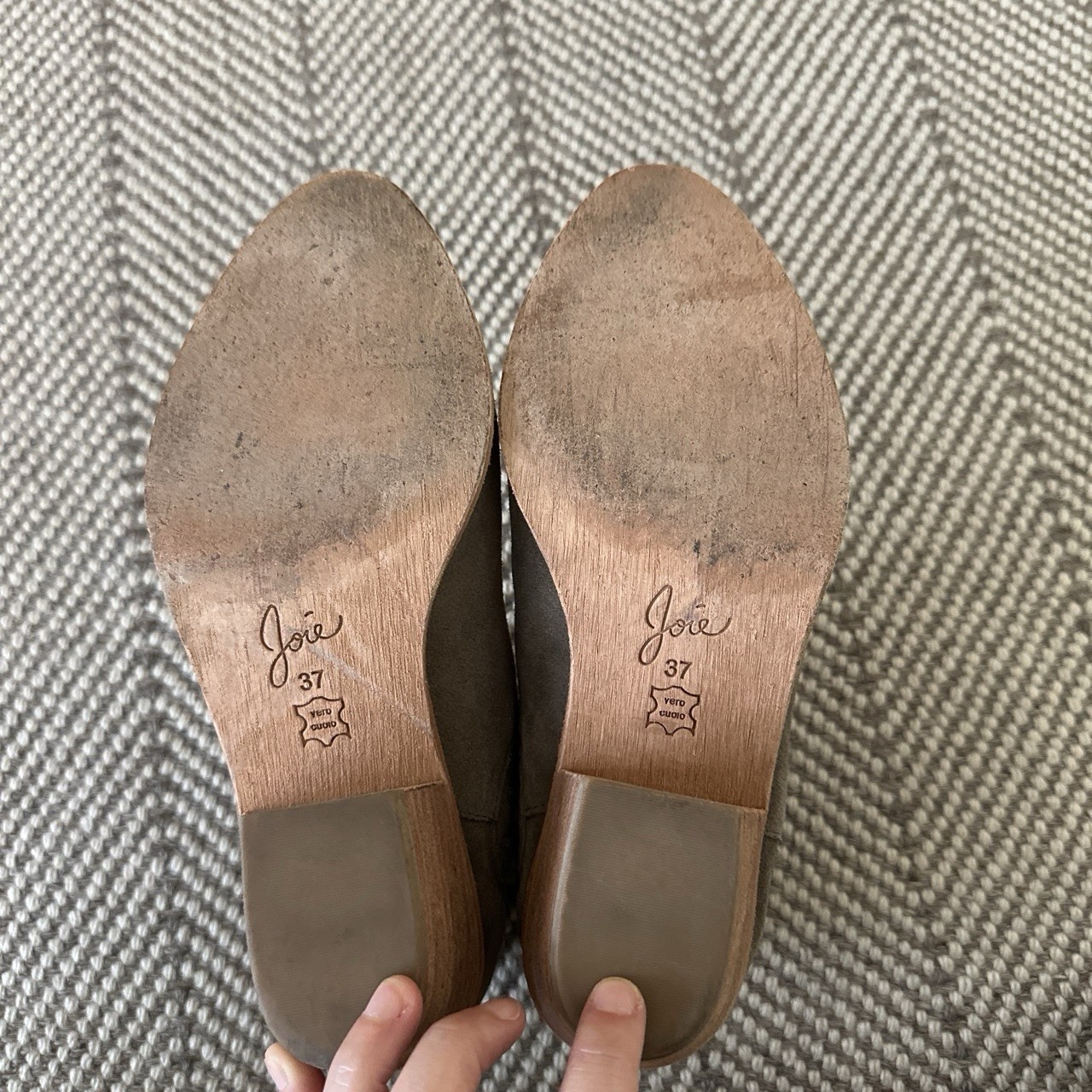 Joie Barlow Suede Ankle Boots Women’s Size 37 Charcoal Gray Leather Sole