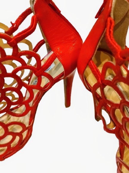 Oscar de la Renta Gladia Scalloped Red Leather Stiletto Sandals