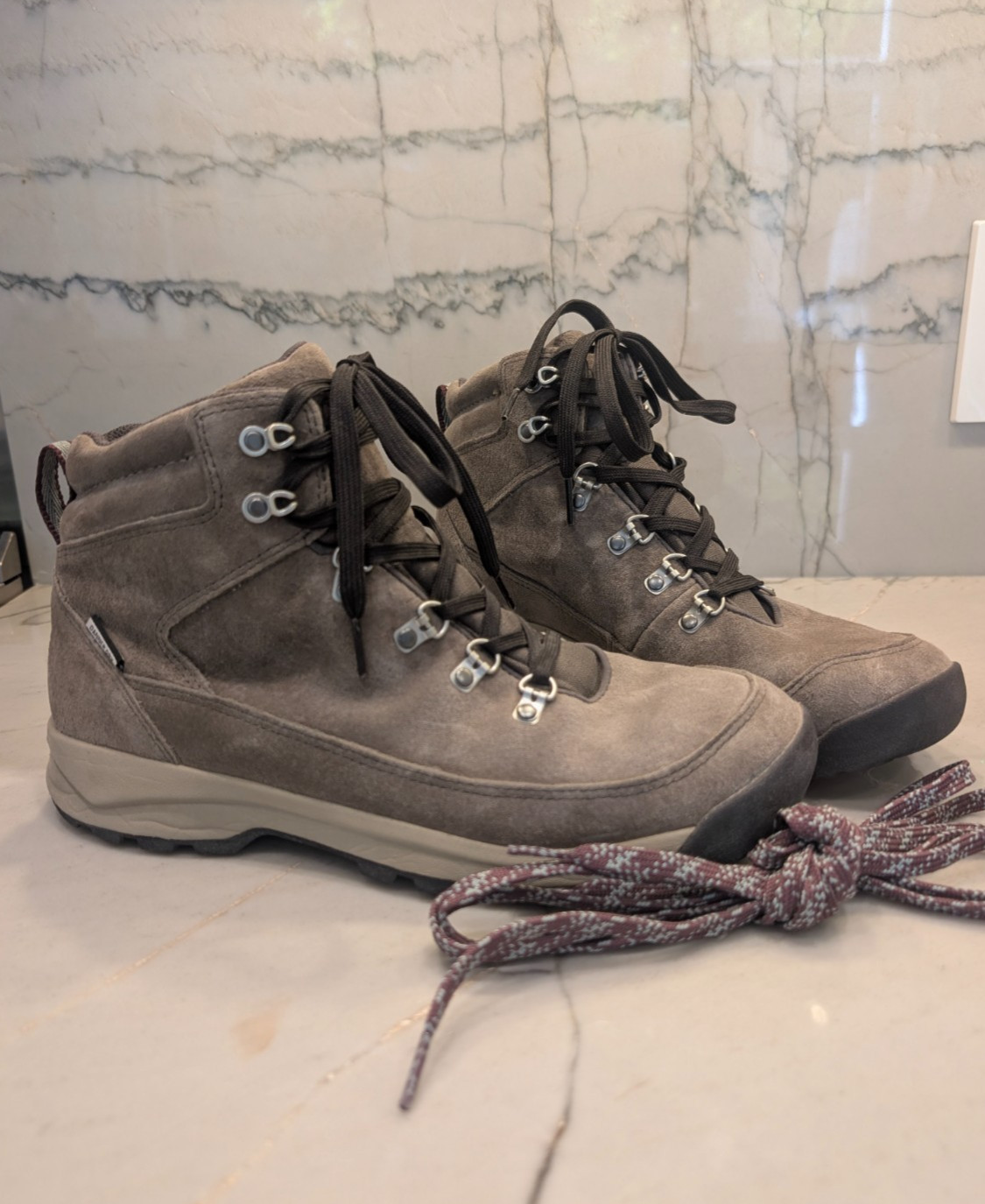 Danner Adrika Ash Women’s Hiking Boots Size 10 – Mint Condition!