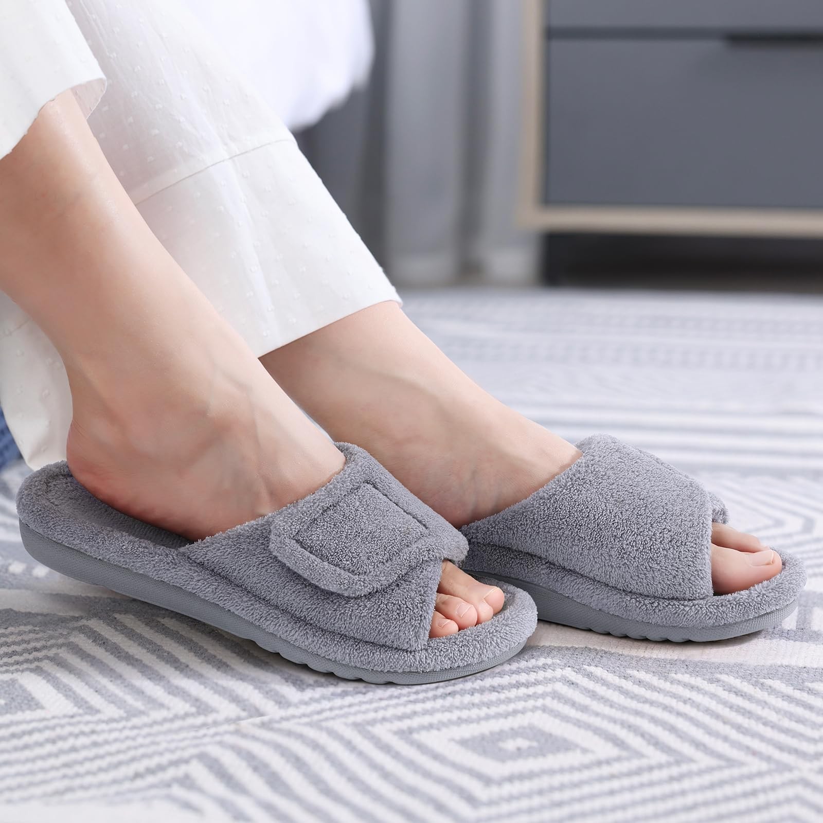 Litfun Unisex Orthopedic Slippers with Arch 5.5-6 Women/4-4.5 Men, Grey