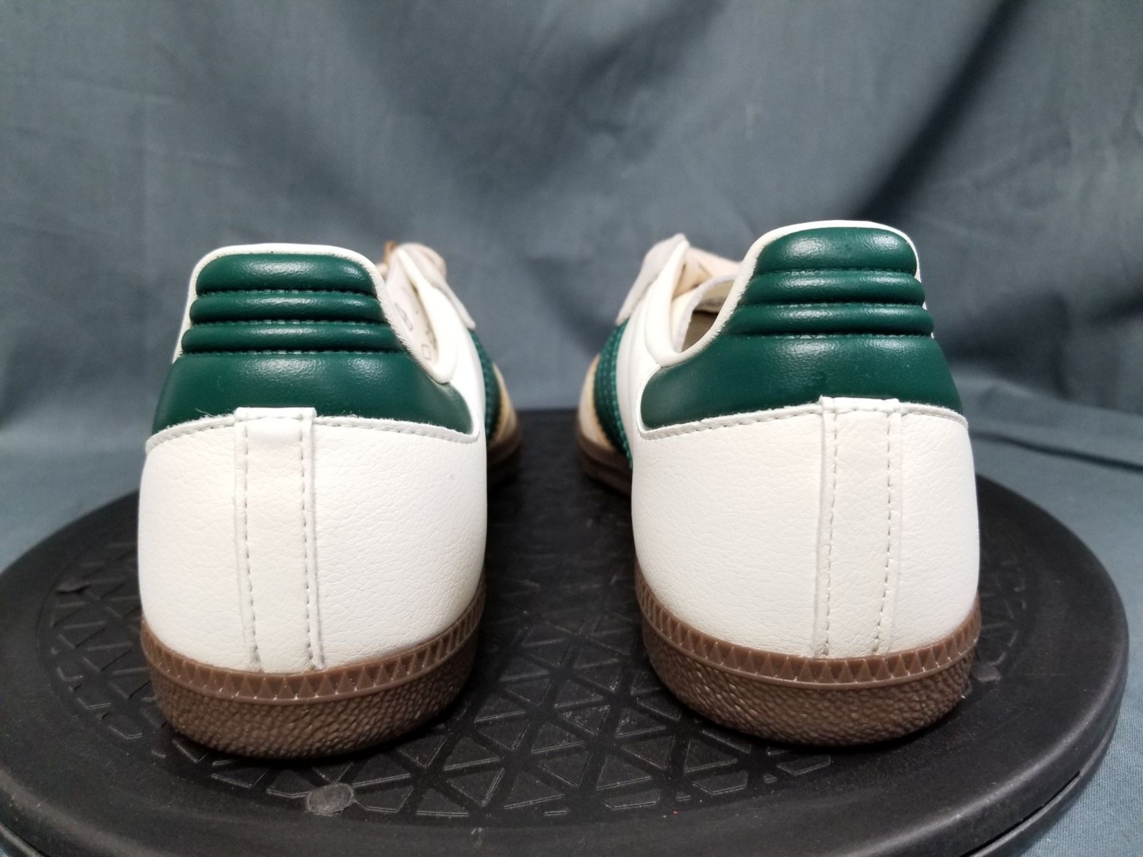 Adidas Samba OG Sneakers Off White Green Sand JR8843 Women’s Size 6 NEW NO BOX!