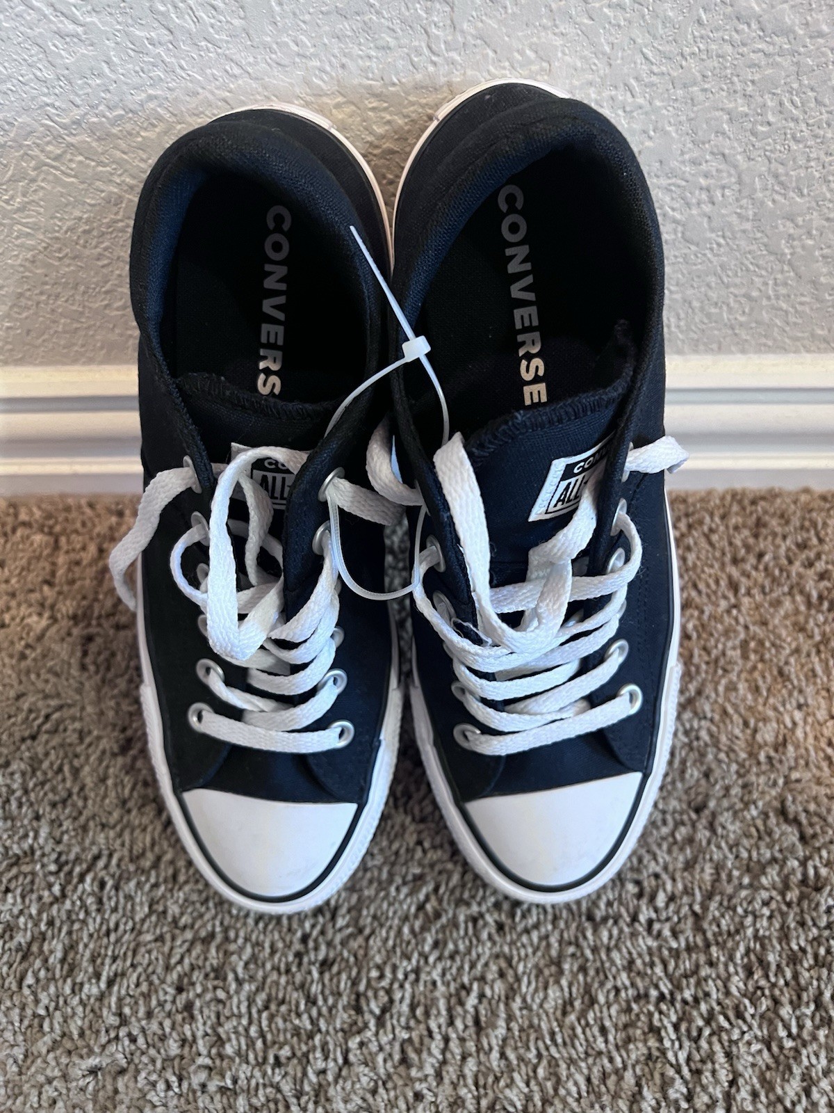 Chuck Taylor All Star Madison Low Top sneakers US Size 9 EUC Excellent Condition