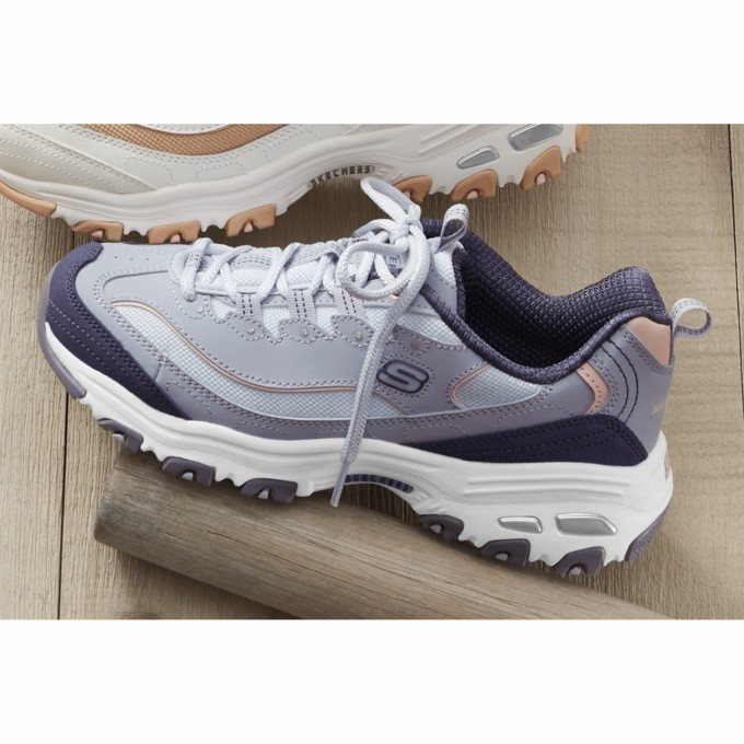 Women’s Skechers D’Lites Popular Vote Shoe in Genuine Leather