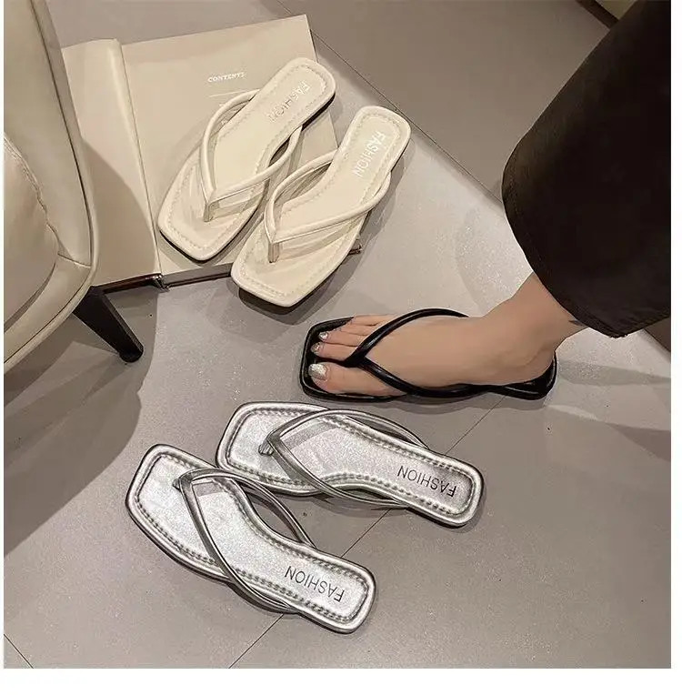 Simple and fashionable small fragrant flip-flops women’s leisure outdoor beach c