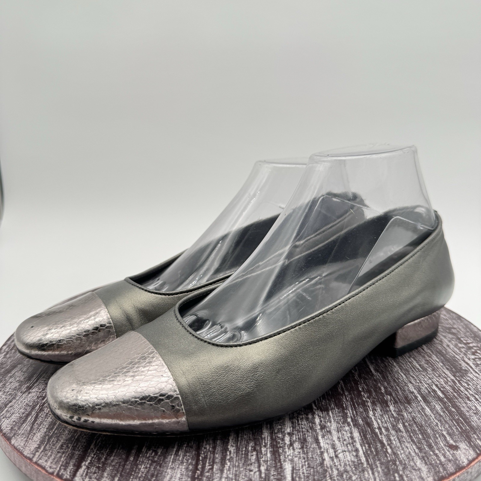 Vaneli Flats Womens 9 M Genuine Leather Slip On Frankie Metallic Cap Toe Shoes