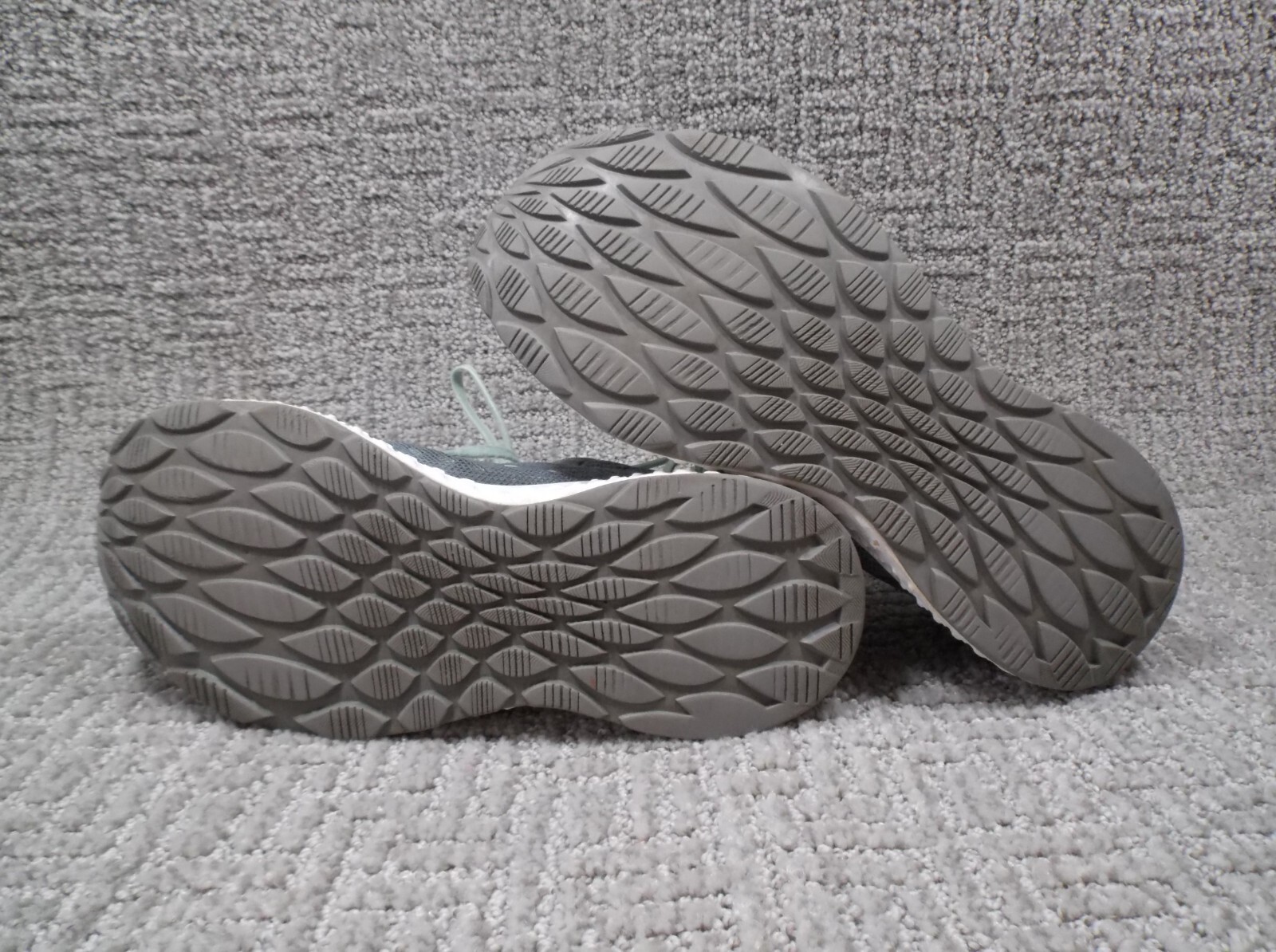New Balance 420v4 Comfort Ride Sneakers Womens Size 10 Gray Mint W420LG4