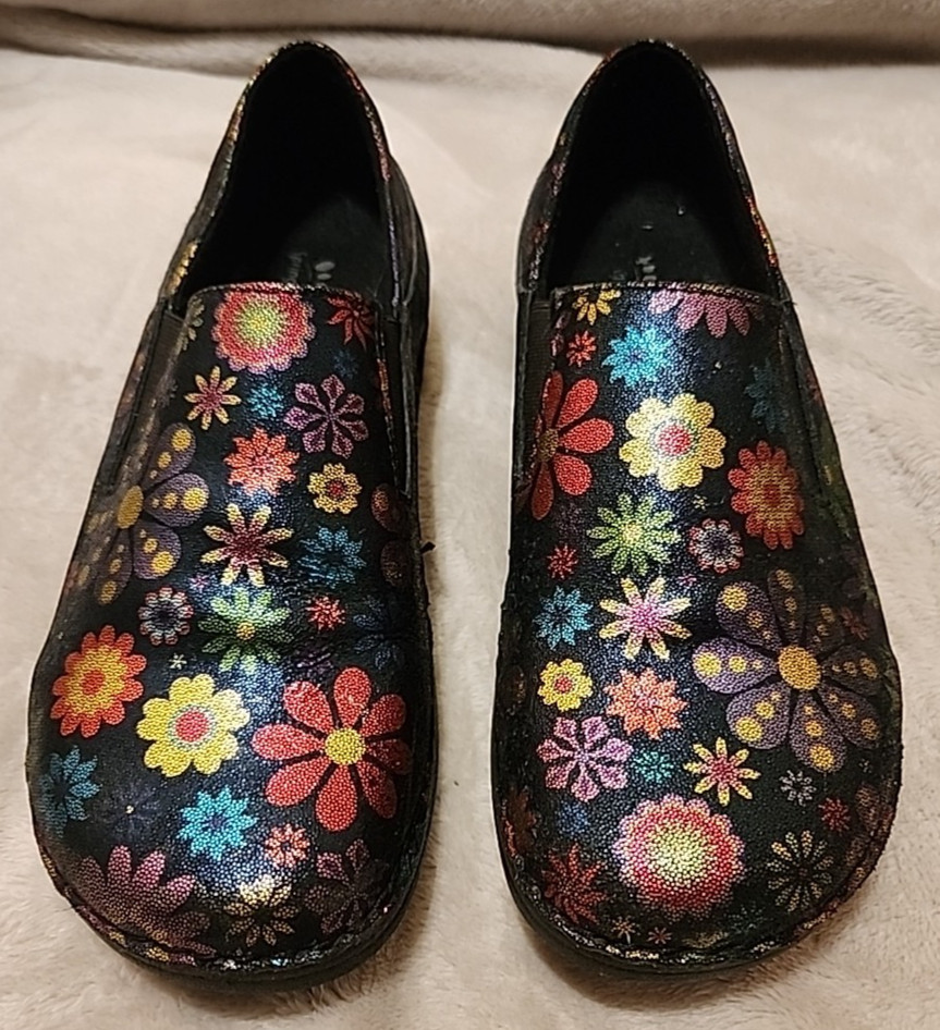 Spring Step Manila Flower Power Black Floral Leather Clogs Size 8.5M Woman’s VGC