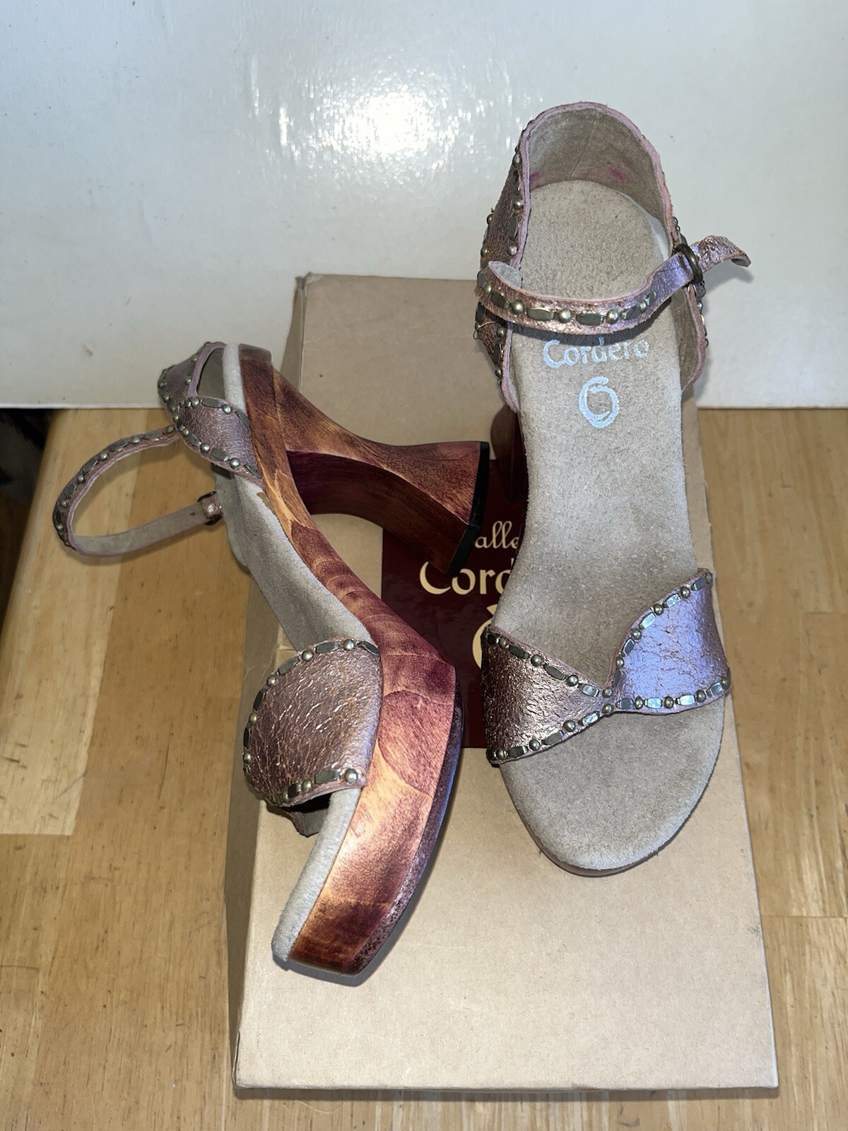 Calleen Cordero studded Kaia Metallic leather Wood Hourglass Heel Sandals Sz 5.5