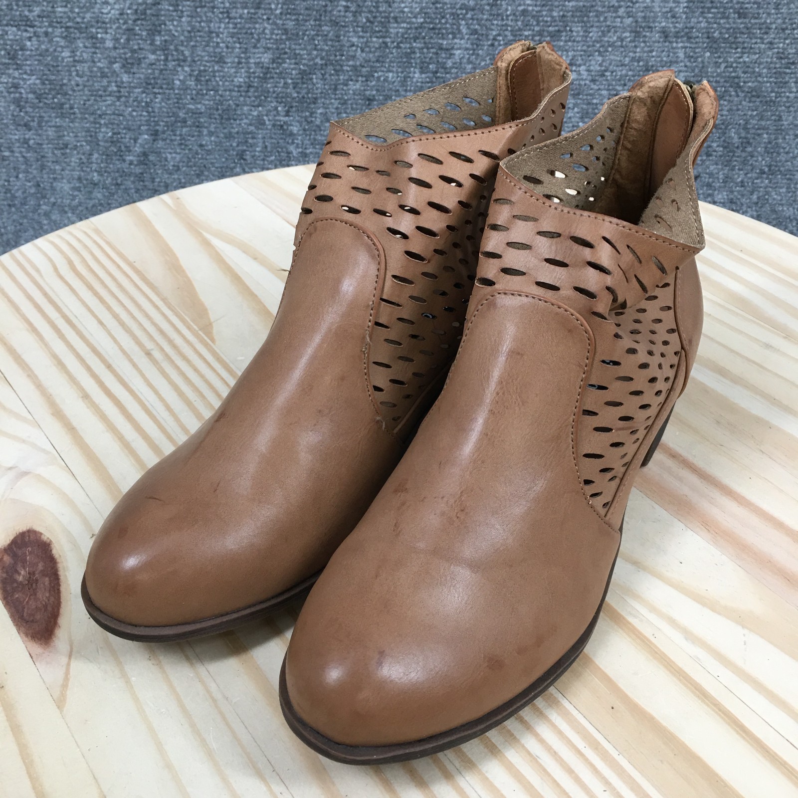 Zigi Soho Ajay Boots Womens 9 Ankle Bootie Cut-Out Block Heels Comfort Brown