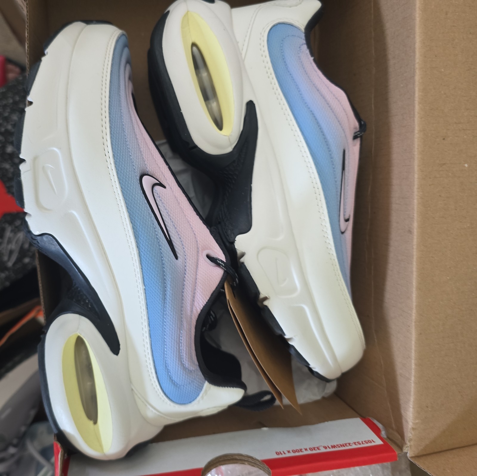 Size 7 woman Nike Air Max Portal HV5761-133