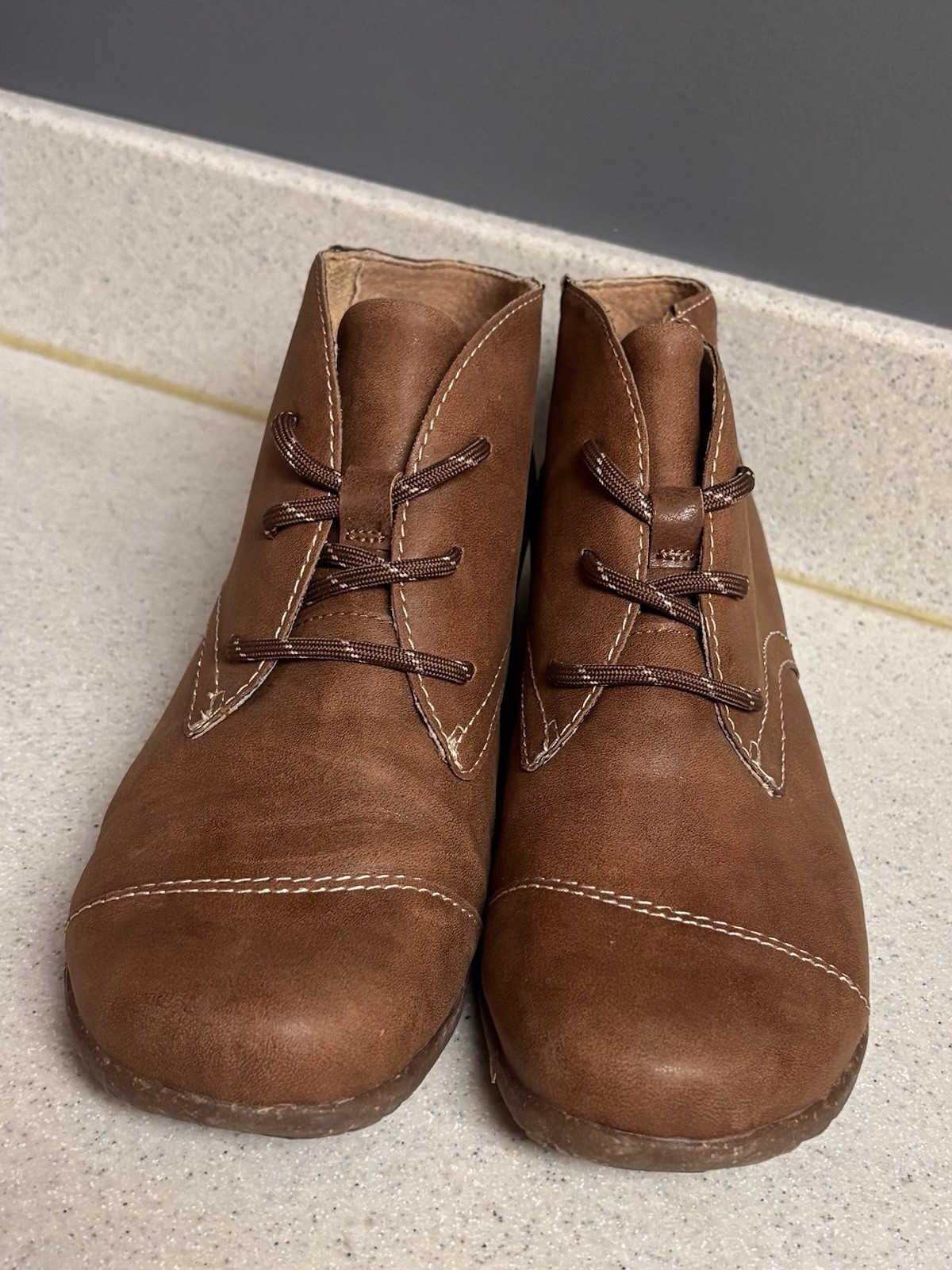 B.O.C. Sabelle Womens Brown Vegan Leather Lace Up Flat Ankle Boots Booties Sz 8