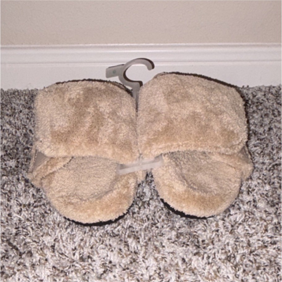 Wild Fable Beige Faux Fur Slide Slippers Unisex Adults Size 9 Slip-On