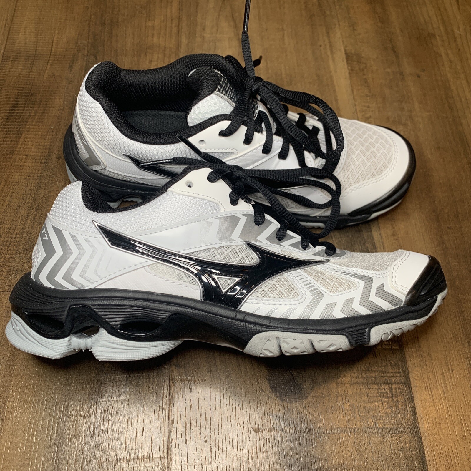 Mizuno Womens Wave Bolt 3 Volleyball Shoe Navy White FAST SHIP!