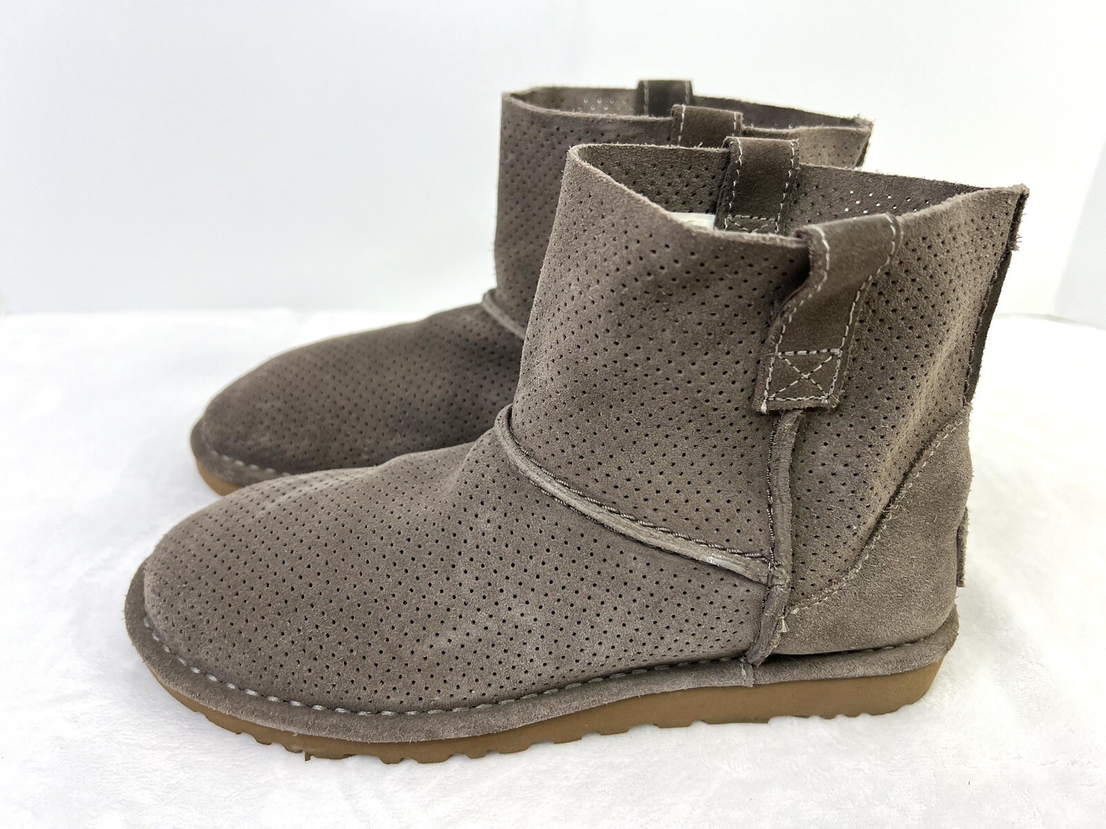 Ugg Classic Mini Perforated Ankle Unlined Boot Leather Gray 1016852 Women Size 6