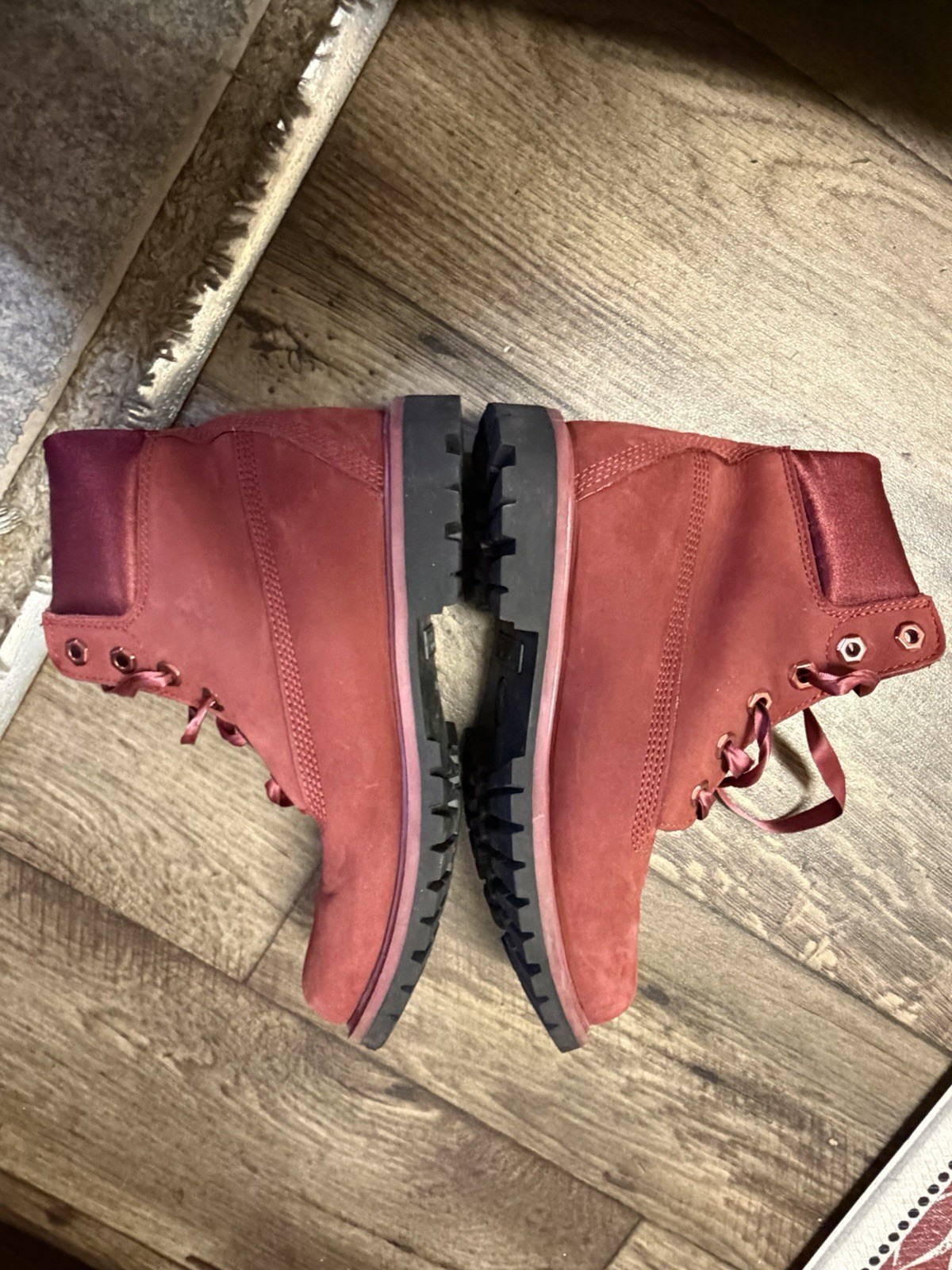 Timberland Women’s 6” Premium Waterproof burgundy Nubuck US 8