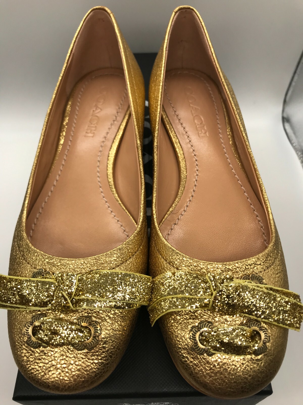 Coach Lia Bow Block Heel Pump Gold NIB Size 5B