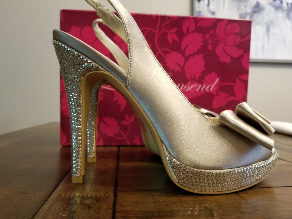 Lulu Townsend Ballari Champagne 5″Heels with 3/4 Platform Size 8 NEW