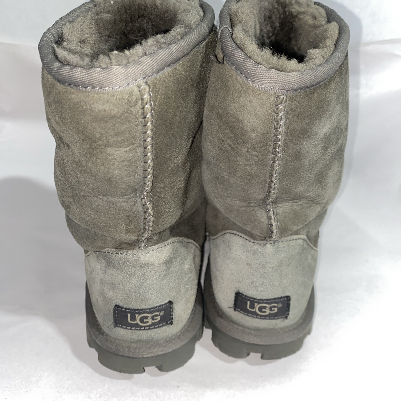 UGG Essential Short 5835 Gray Women’s Size 9 Snow Boots Lined Suede