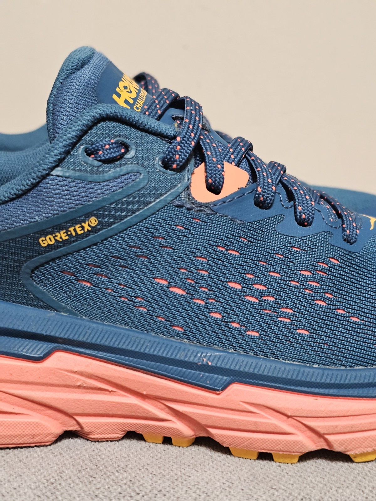 Hoka One One Challenger ATR 6 GTX Blue Coral Trail Shoes Womens Size 6.5 1116878