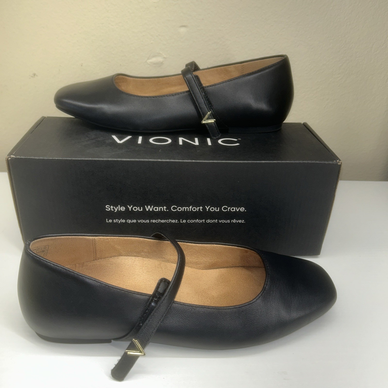 Vionic Alameda Black Tan Leather Size 8 Used