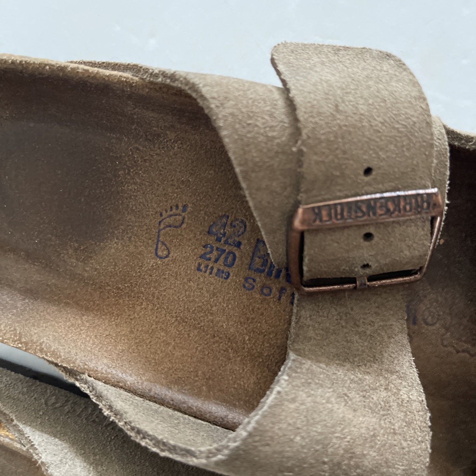 Birkenstock Arizona Soft Footbed Sandals size 42 (L11/M9) Regular /Wide Suede