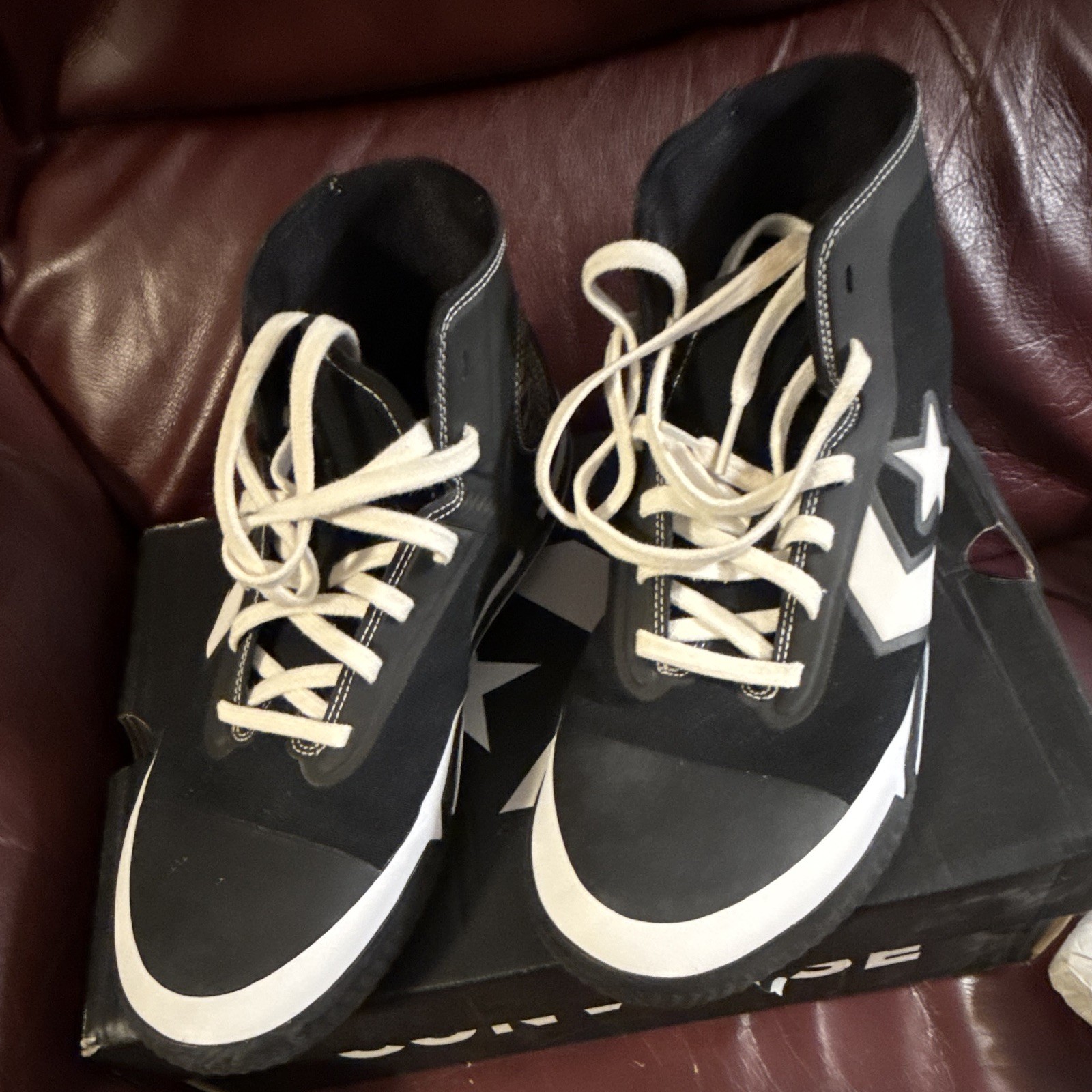 Converse Men’s Black/White Mid Top Lace-Up Athletic Sneakers Rubber Sole