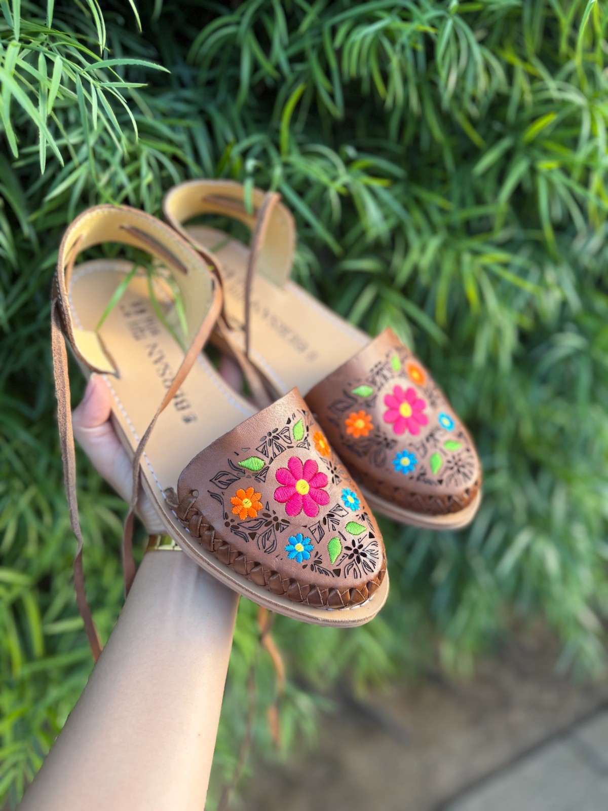 Mexican huaraches women/ Alpargata Flowers/ Leather/ Lace Up