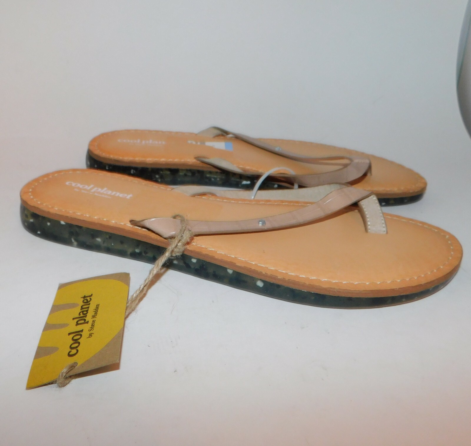 COOL PLANET by Steve Madden Tan Thong Sandals Eco Friendly Flip Flop 11