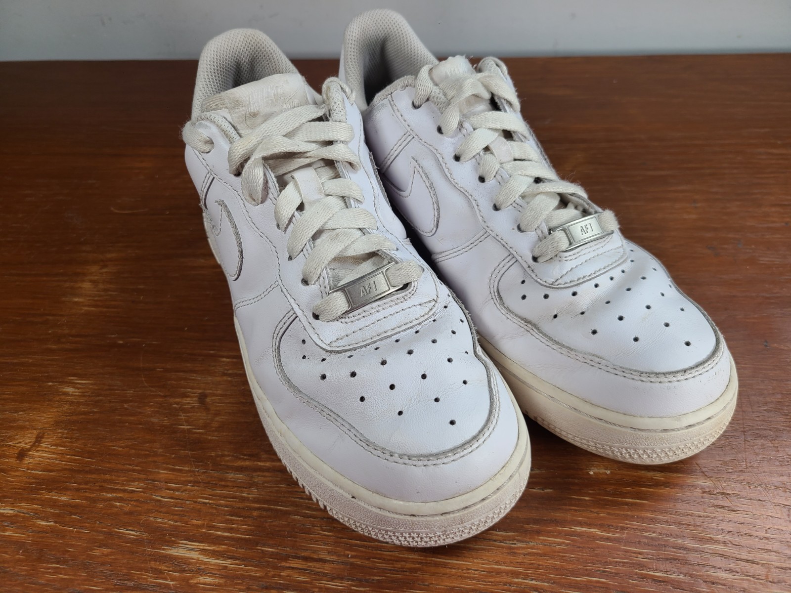 Nike Air Force 1 ’07 Triple White Shoes DD8959-100 Womens Size 8