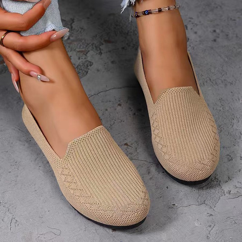 Women’s Knit Loafers Lightweight Anti Slip Flat Shoes for Daily Casual Wear.