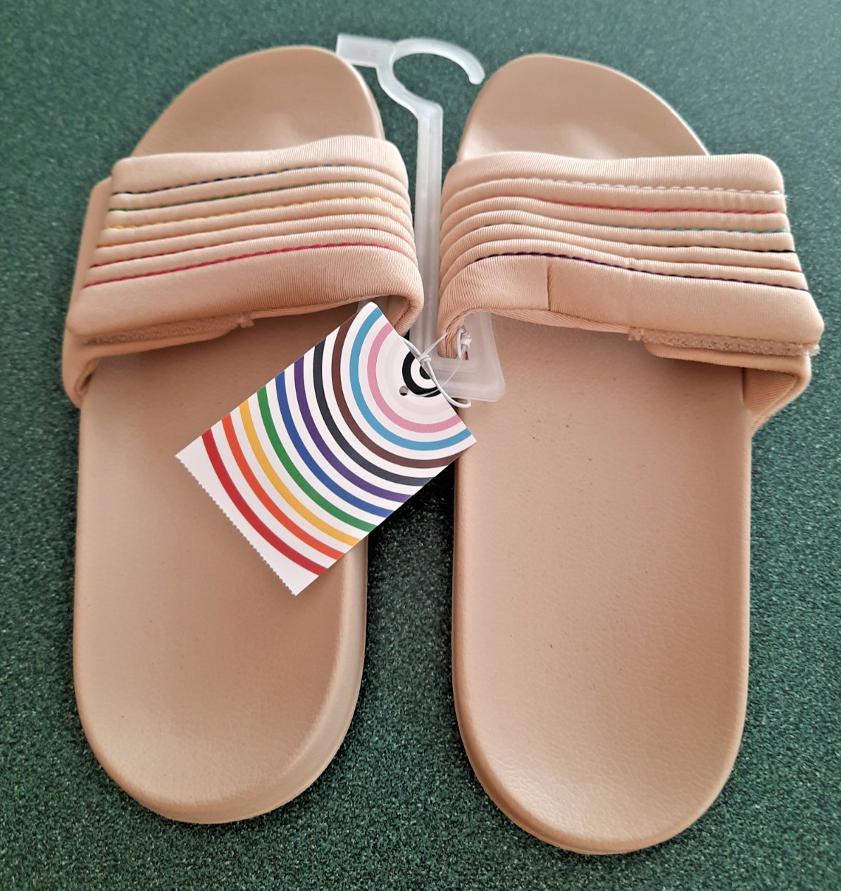 LGBTQ PRIDE ADULT SANDALS SHOES BRAND NEW WITH TAGS SIZE M (9/10) FOOTWEAR