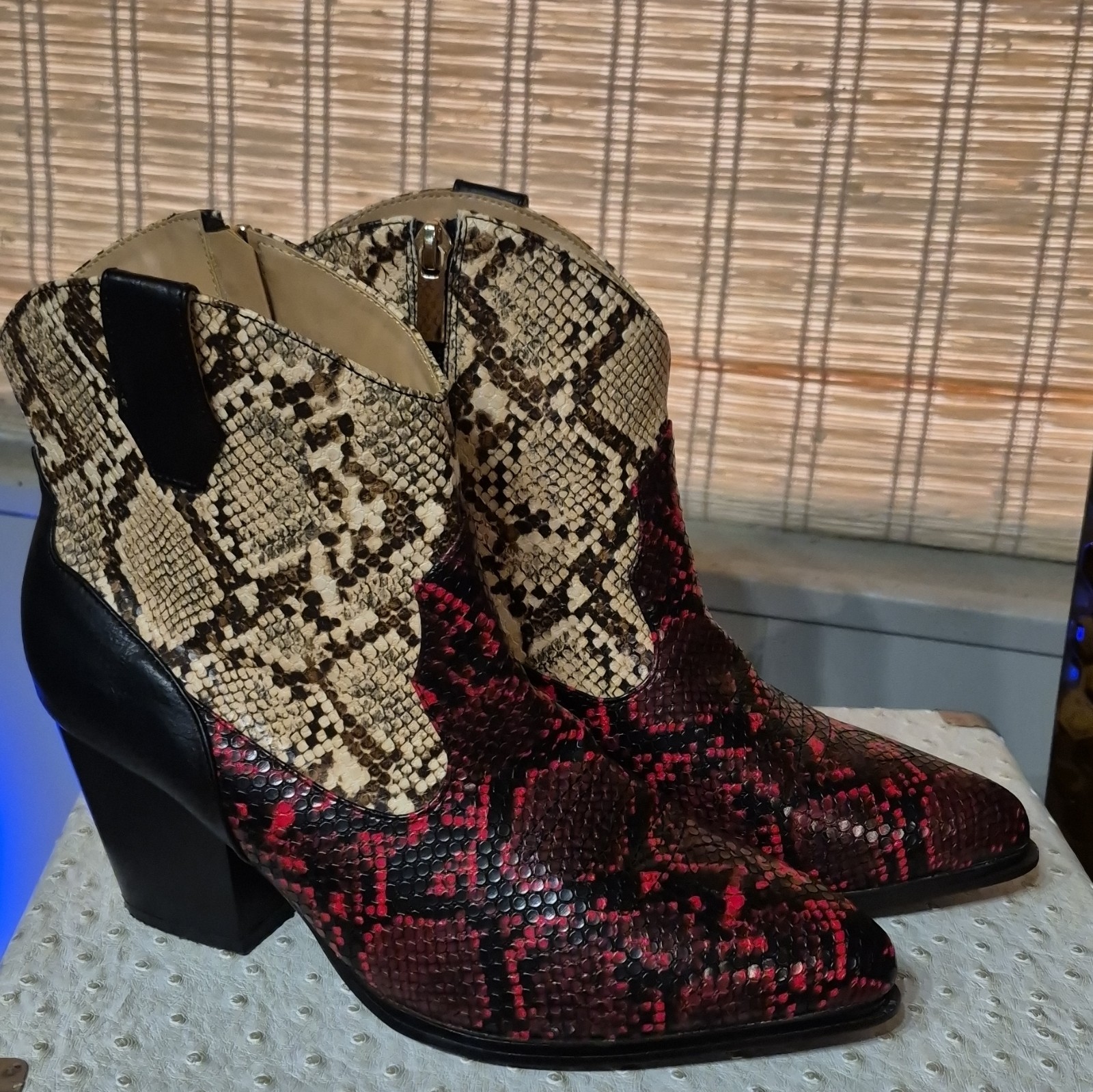 JustFab Nicolina Womens Boots 8 Snake Print Western Ankle Block Heel Shoes
