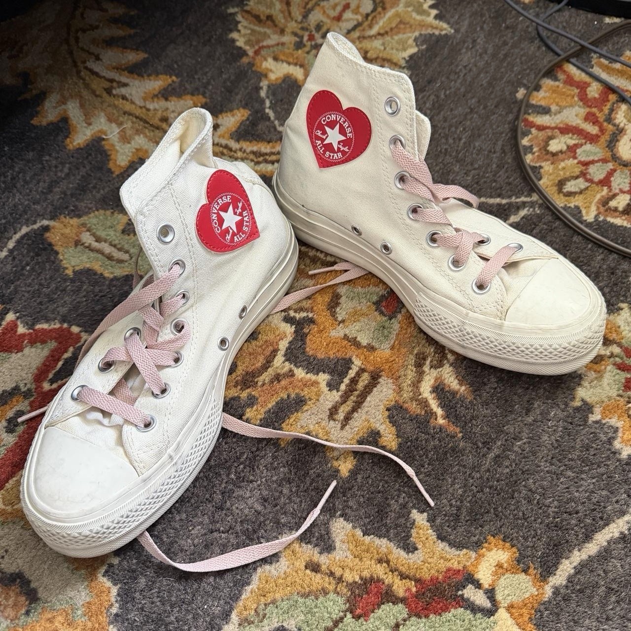 RED AND WHITE VALENTINES CONVERSE SNEAKERS WITH PINK LACES AND HEART PATCH