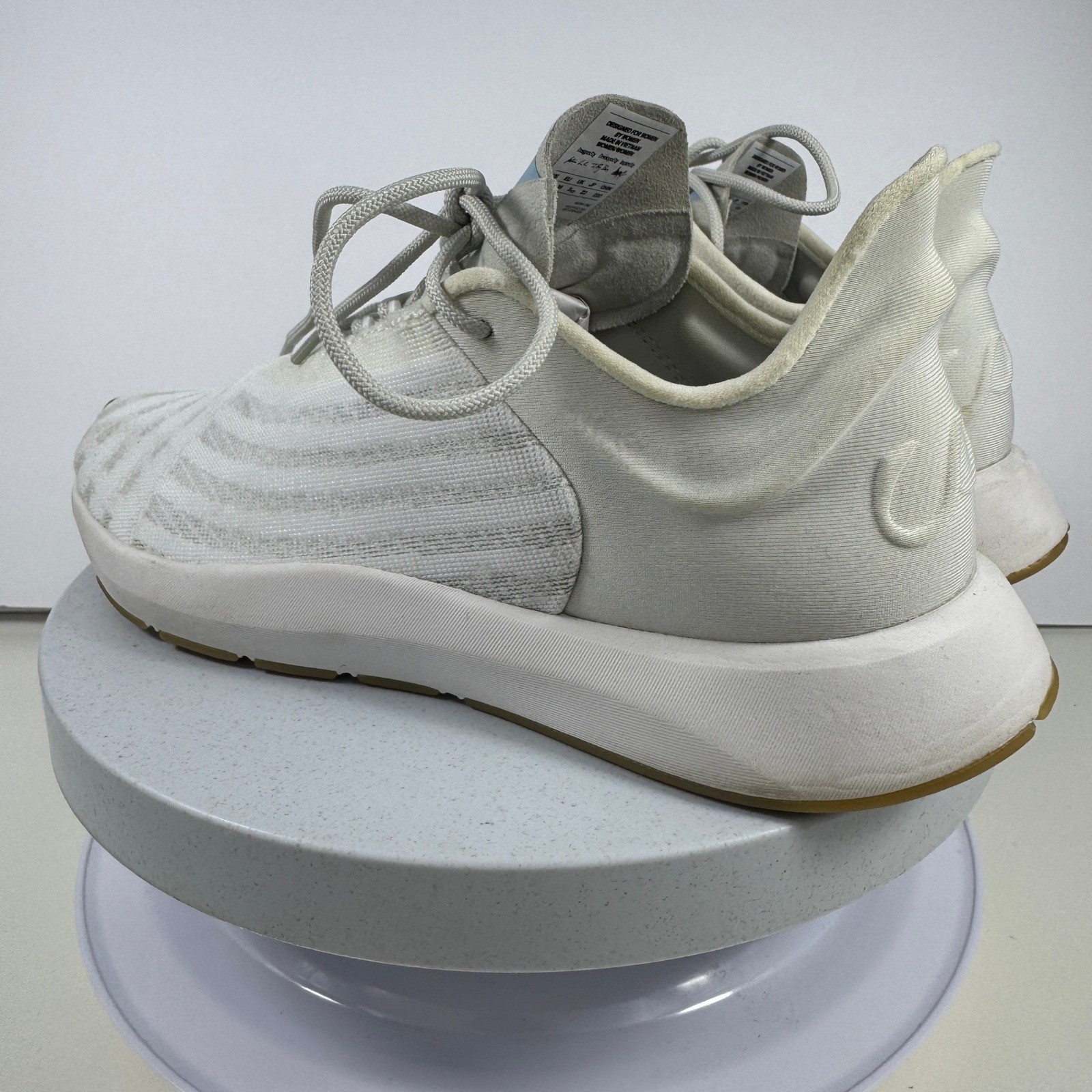 Saysh One Women’s White Jacquard Microsuede Sneakers Allyson Felix Size US 5.5