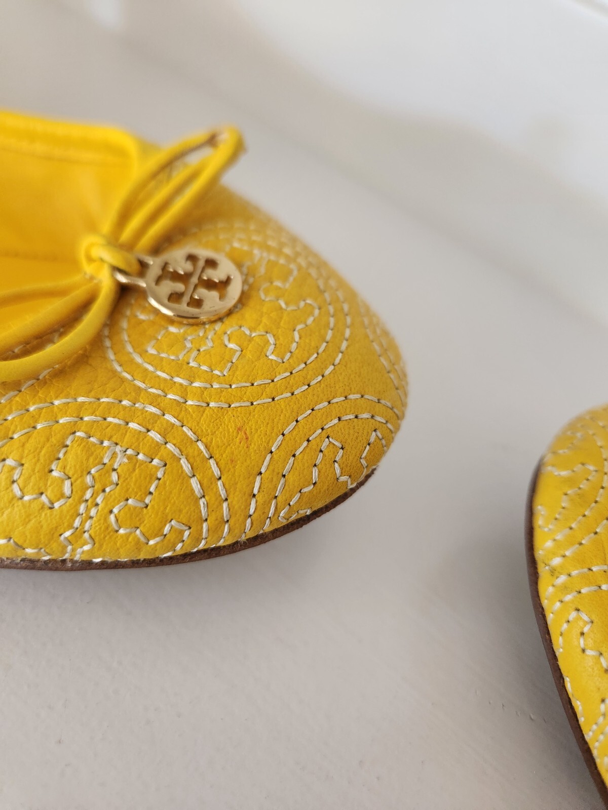 VEUC Tory Burch Womens Chelsea Yellow Stitched Ballet Flats Sz 8 M