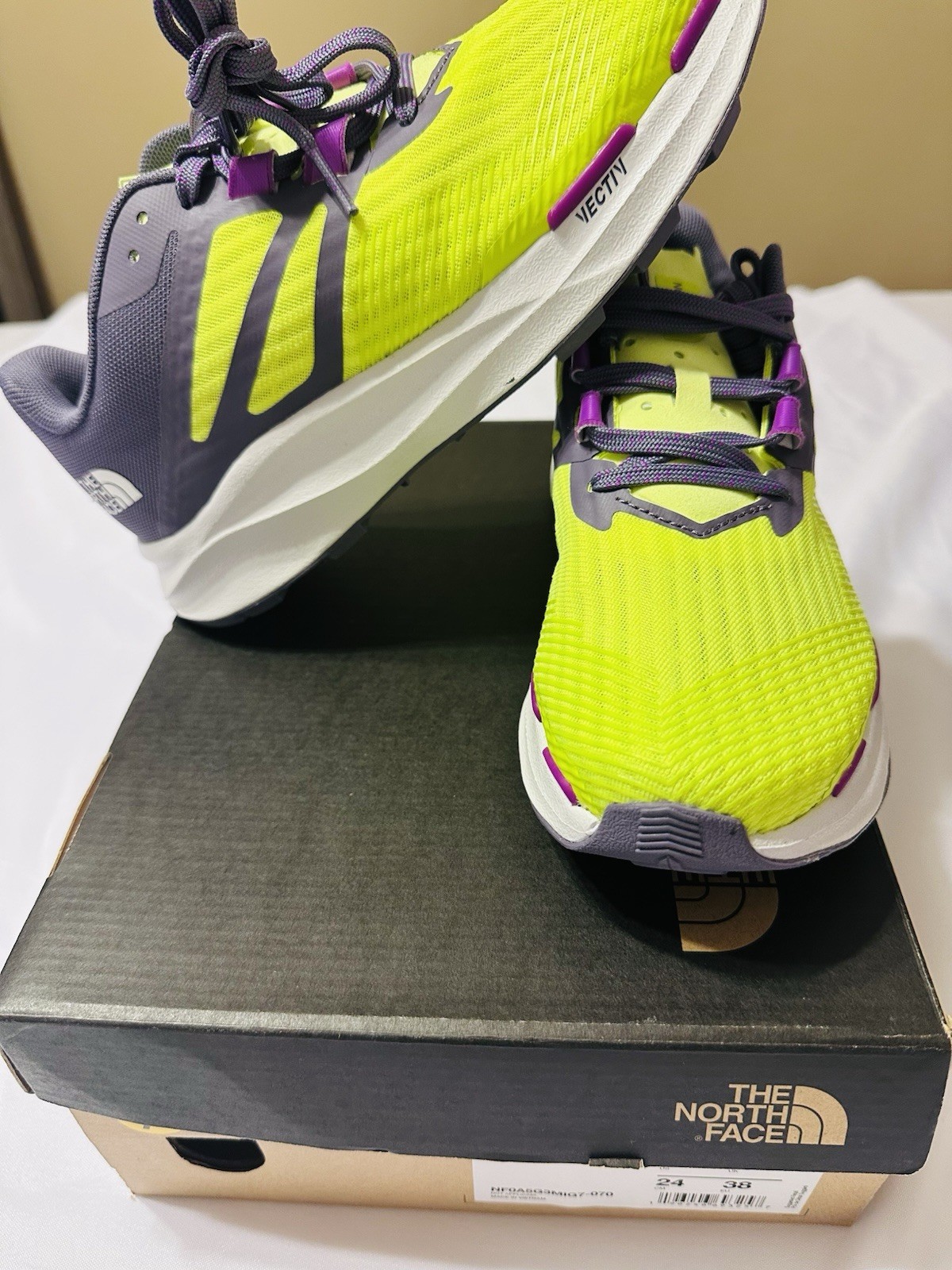 The North Face Women’s Vectiv Sneakers Size 7 LED Yellow Athletic Shoes Lace Up