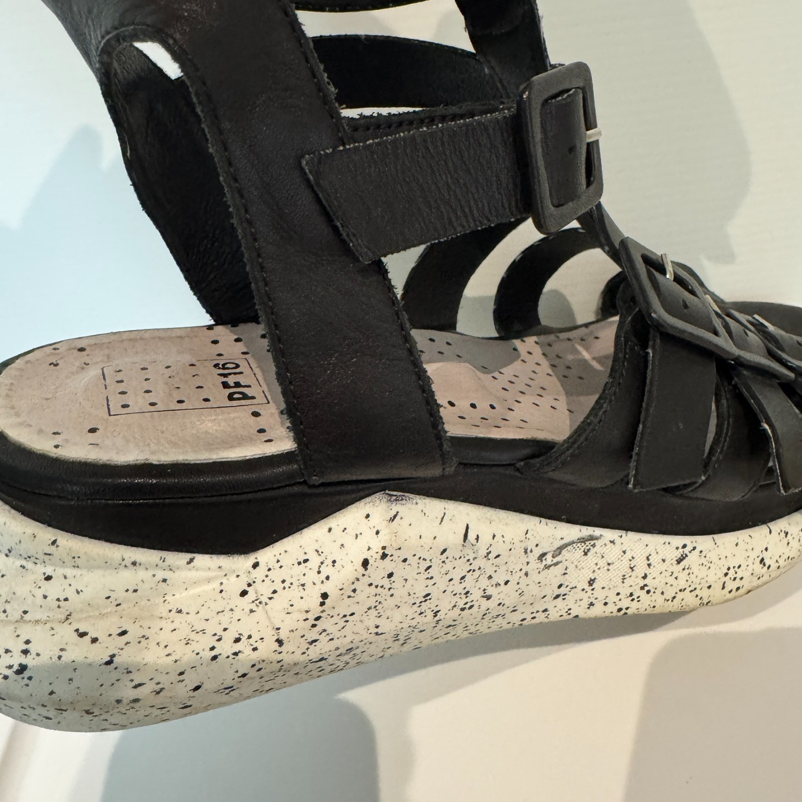 PF16 Italy Black Leather Platform Gladiator Sandals Buckle Up Size EU 41