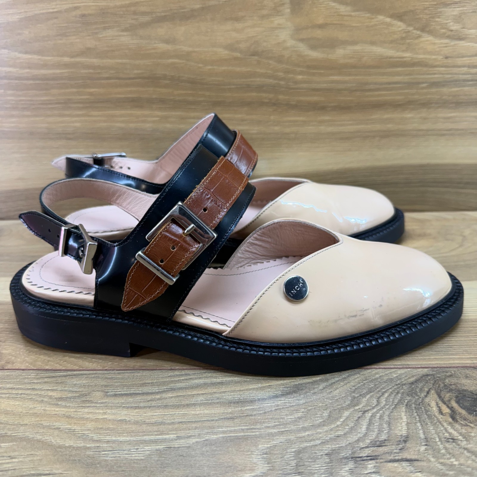 INCH2 Slingback Flats Womens 8 8.5 EU 39 Nude Patent Leather Croc Buckles Modern