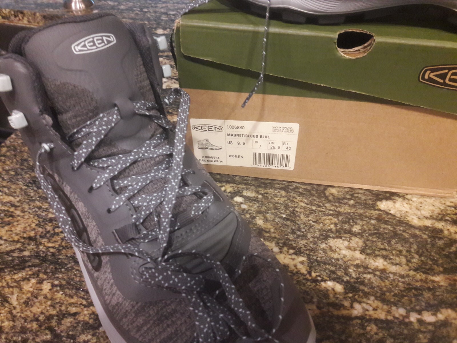 NEW $179 Womens Keen Terradora Flex Mid Waterproof Boots, size 9.5 shoes