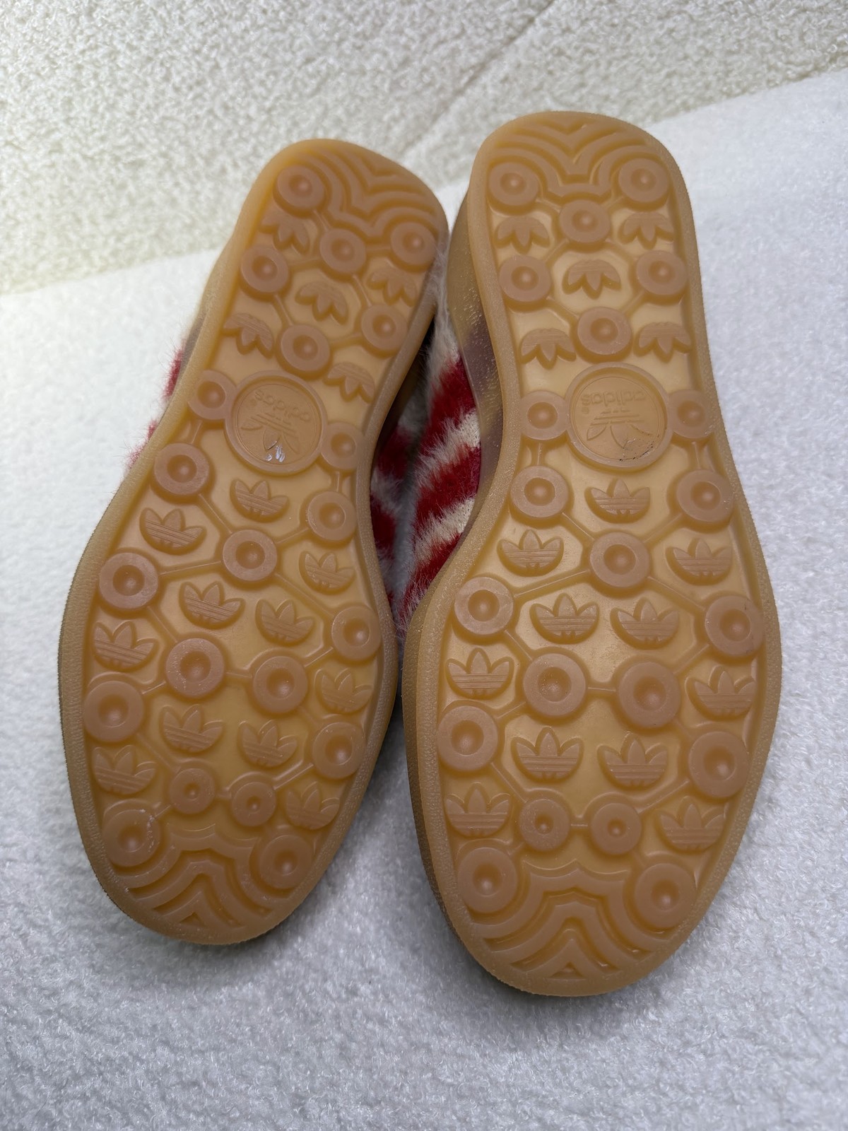 Adidas Gazelle Indoor W Womens 7 Fuzzy Faux Fur Beige Red Gum Sole NWT JP8341