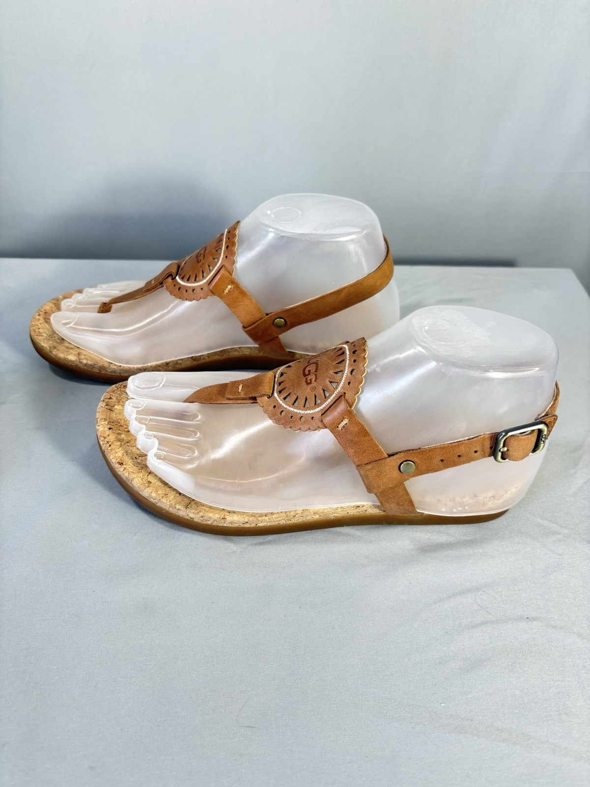 UGG Ayden II Flat Leather Cork Thong Sandals almond US 6 T Strap Adjustable