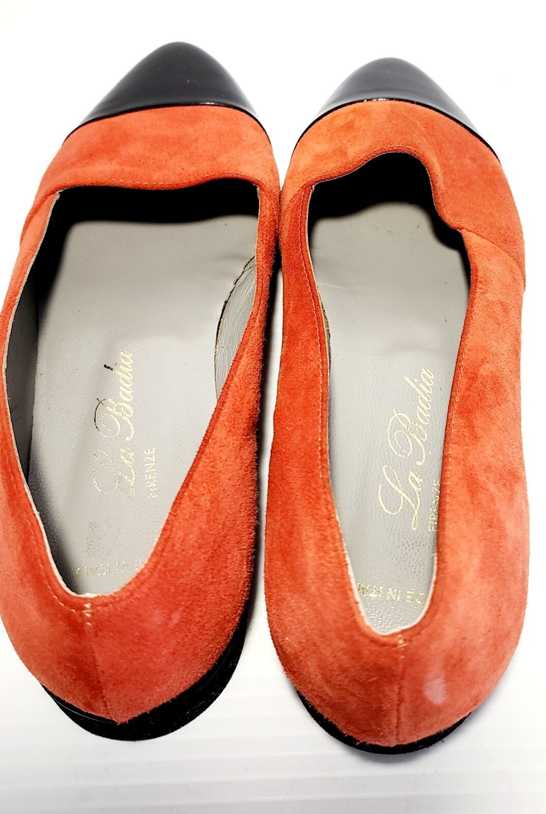 La Badia Vintage Women Flat Shoes Size 5.5 Orange Close Toe Slip On Suede