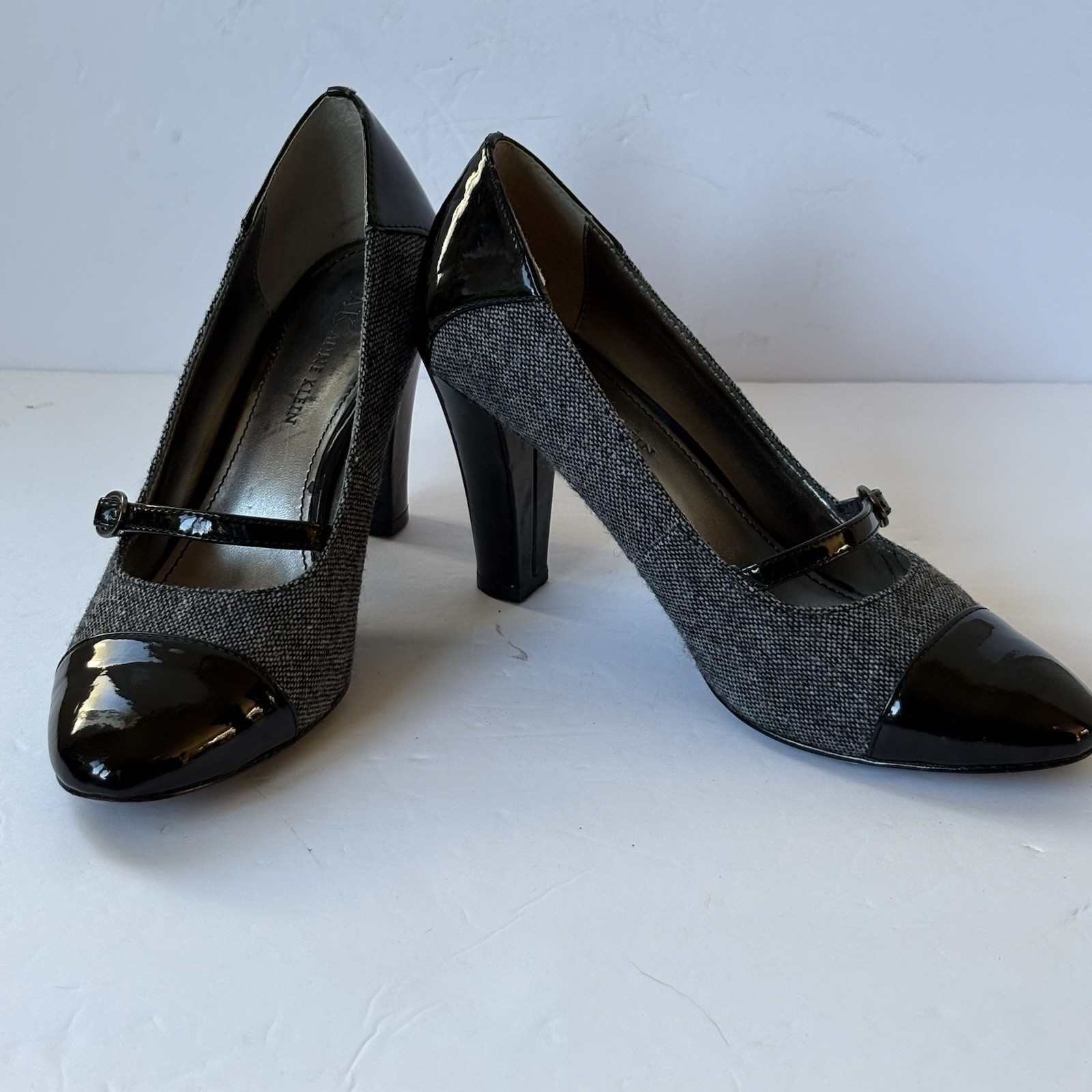 Anne Klein Mary Jane Heel Women 6 Sweet Pea Grey Fabric Black Patent Pump 3.25″