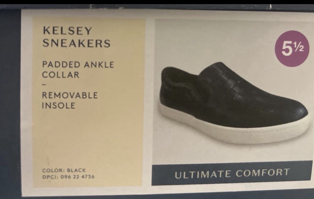 Universal Thread Kelsey Women’s Black Croc Embossed Slip-On Low Top US 5.5