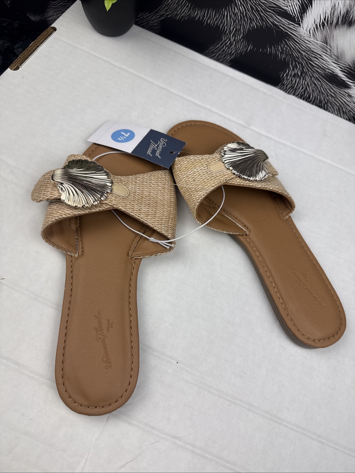Universal Thread Nesryn Raffia Shell Slide Sandals Tan Wovens Size 7.5 New
