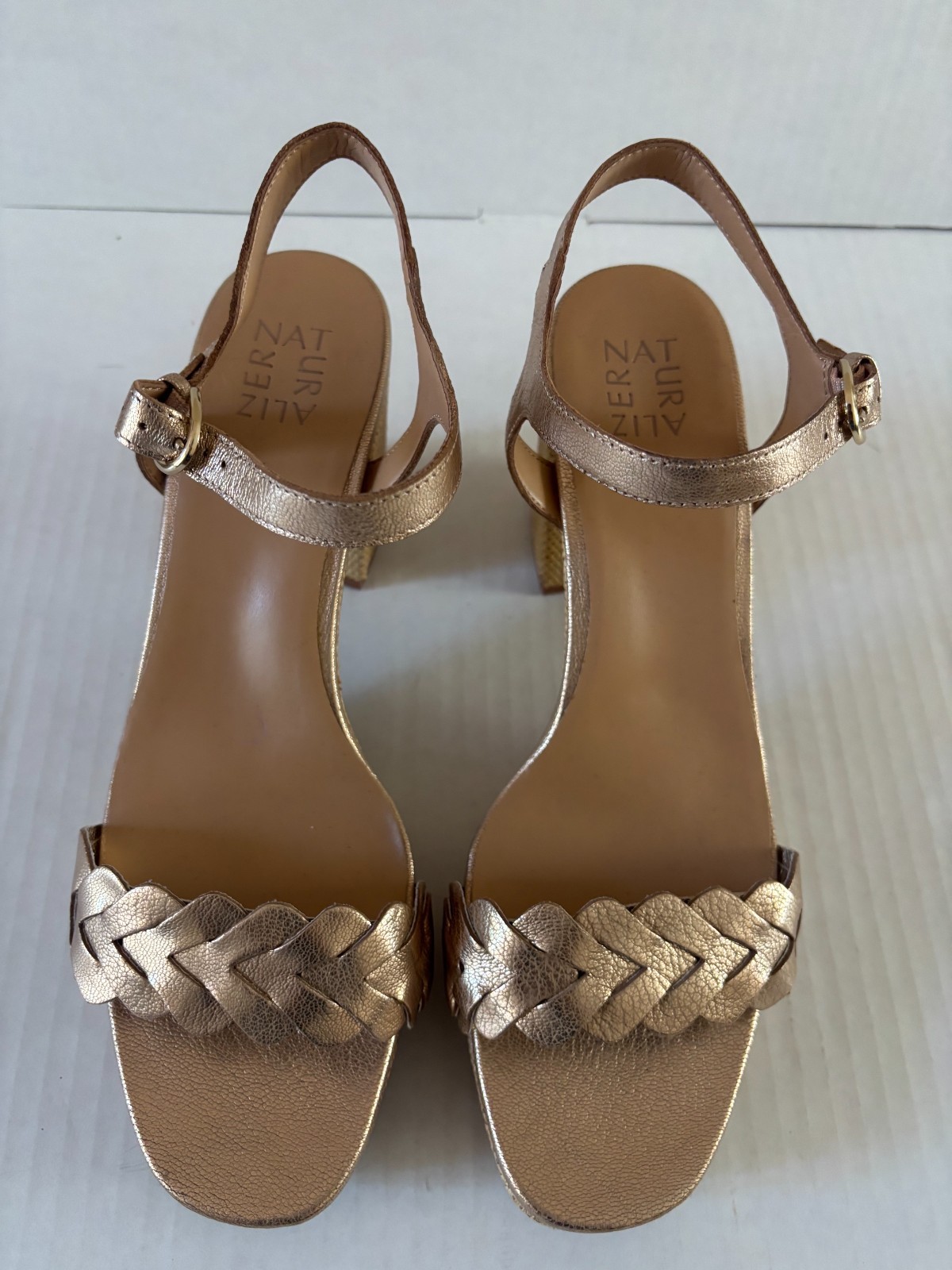 Naturalizer brand metallic chunky heel gold sandals, new size 10