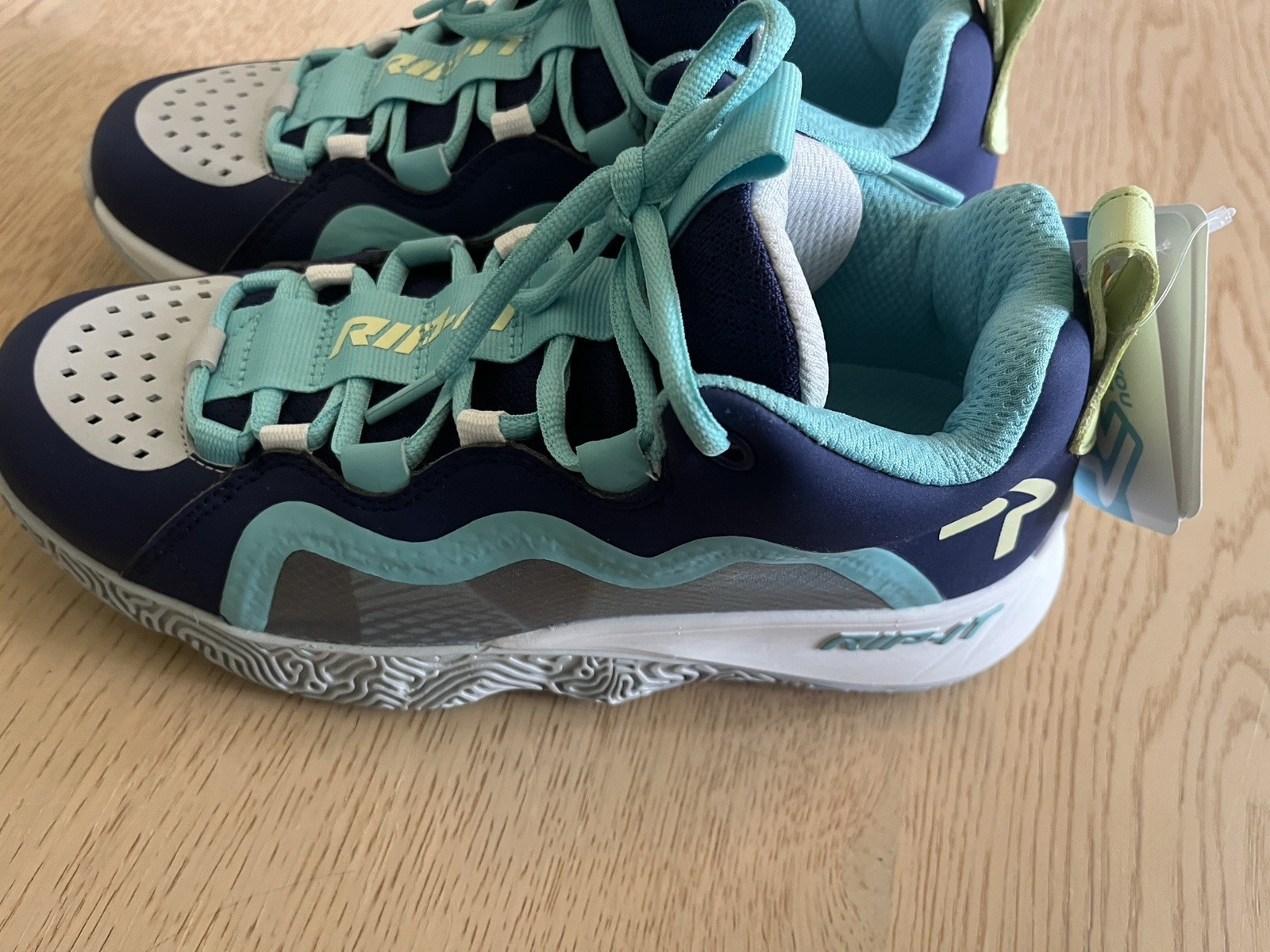 Rip It Future Volleyball Shoes womens Size 7.5 navy blue & white New! sneakers