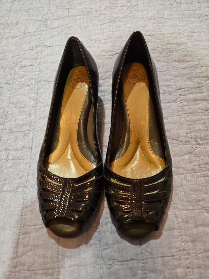 Women’s Nurture by Lamaze Brand New Leather Slip On Shoes – Size 7 1/2 M